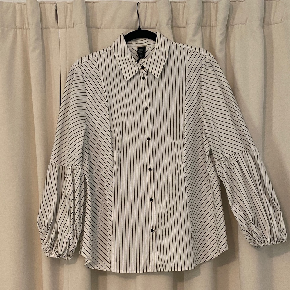 BLACK MARKET Striped Women's Blouse - Black and White